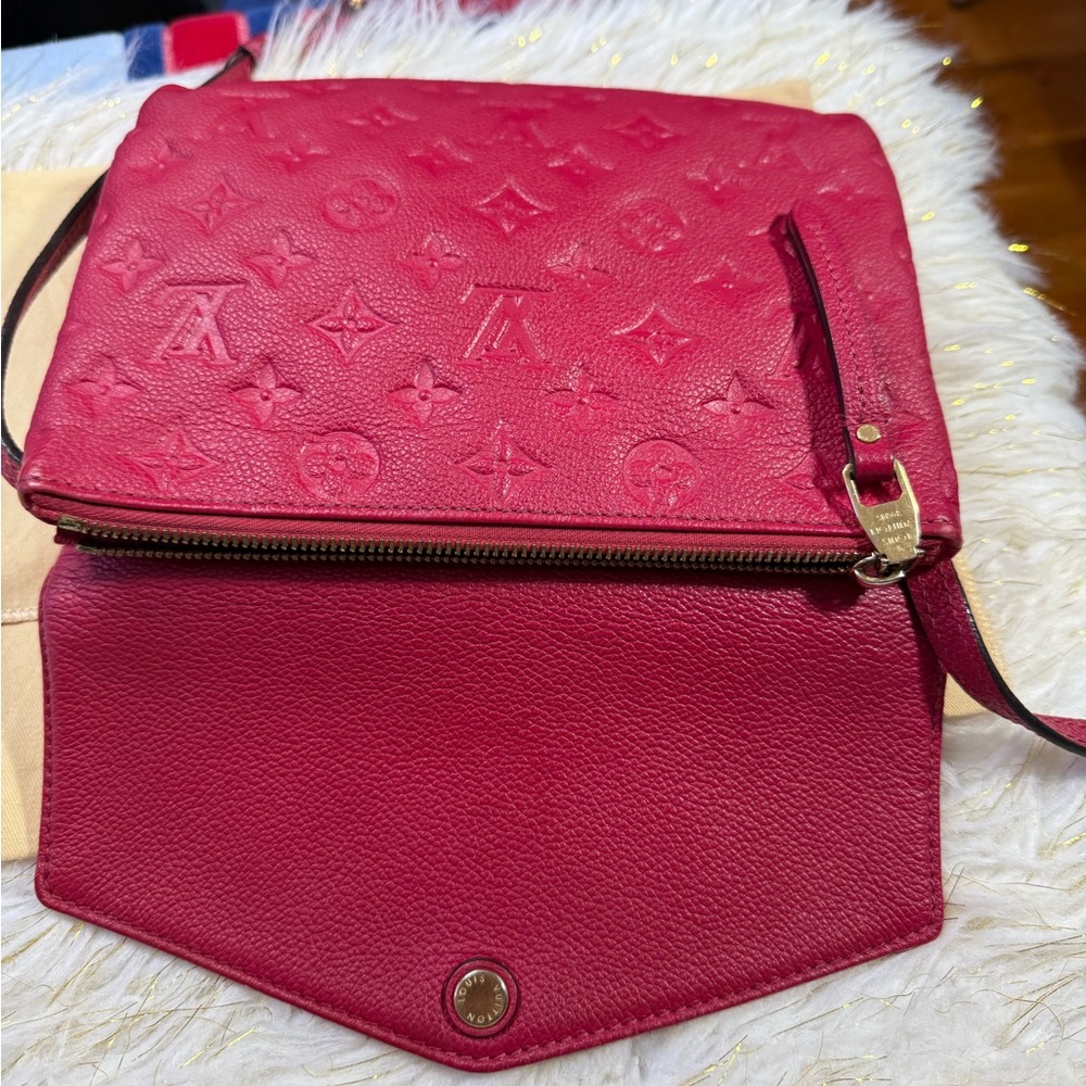 Louis Vuitton Twice Empreinte Messenger sling Fushia Pink w/ Duster & Card auth. - Picture 12 of 16